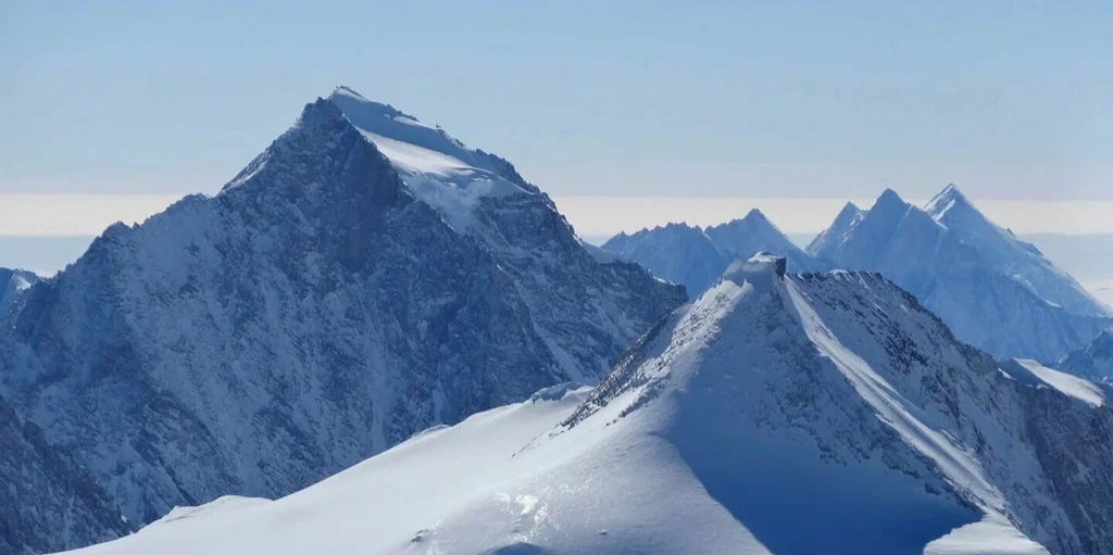 Восхождение на Массив Винсон (4892м)